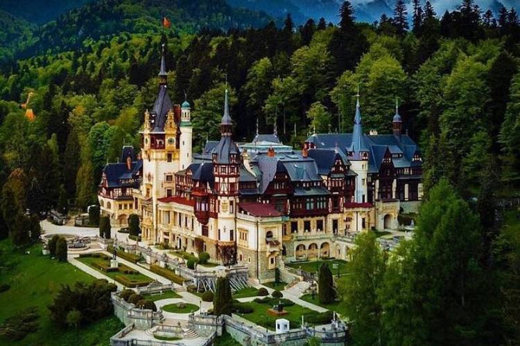 Dracula-castle-Bucharest