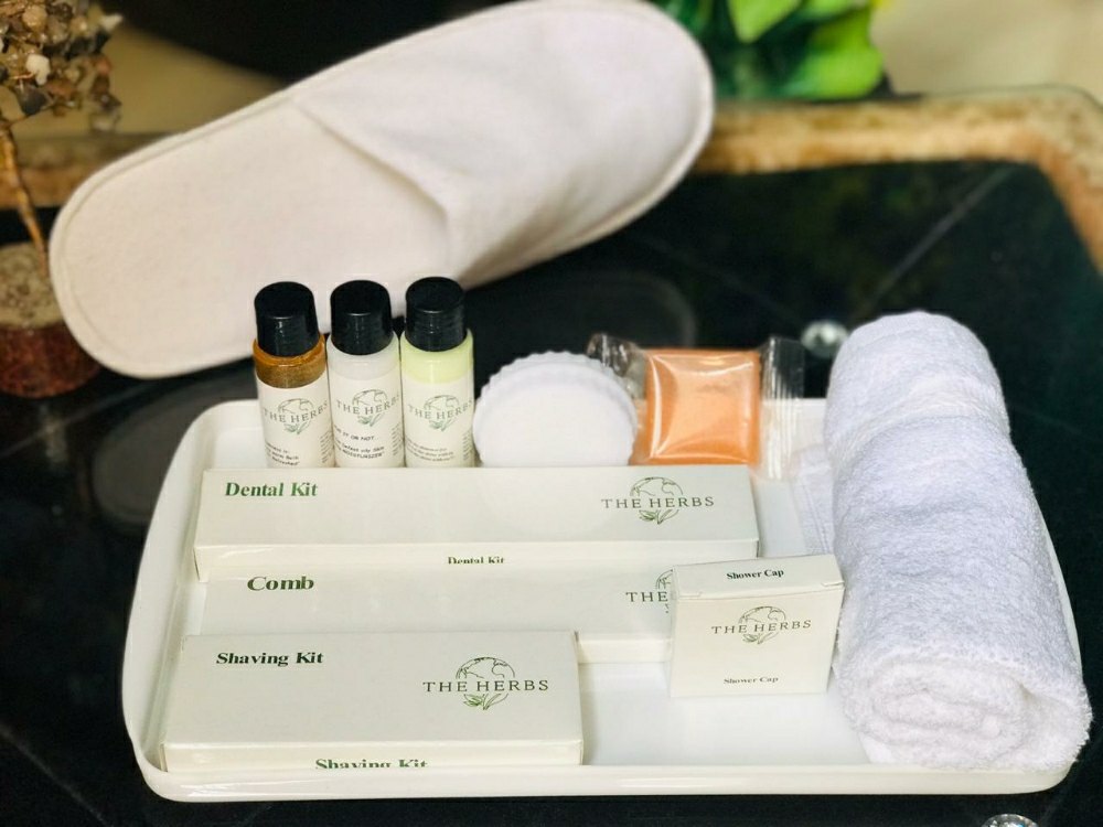https://indiaoutbound.info/wp-content/uploads/2023/08/Hotel-toiletries.jpg