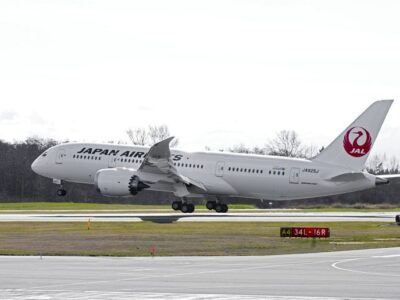Japan Airlines takes delivery of first A350-1000