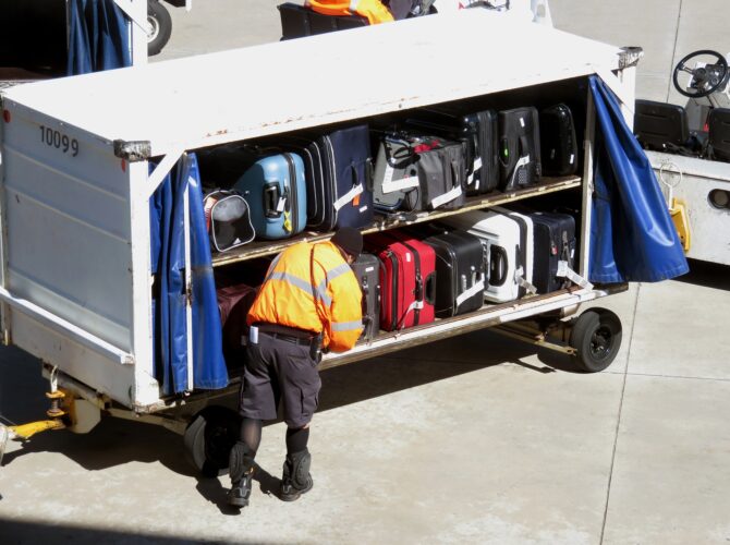 American Airlines to raise baggage fee