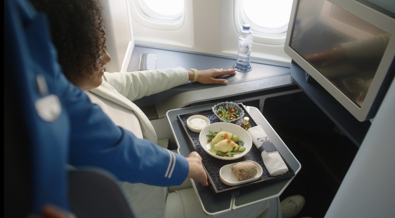 KLM to use Artificial Intelligence to reduce food waste
