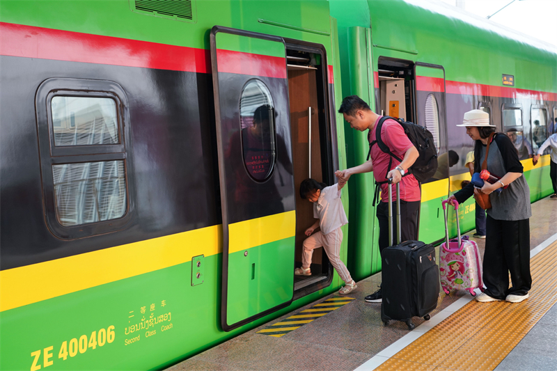 Second train launched for international tourists on China-Laos Railway