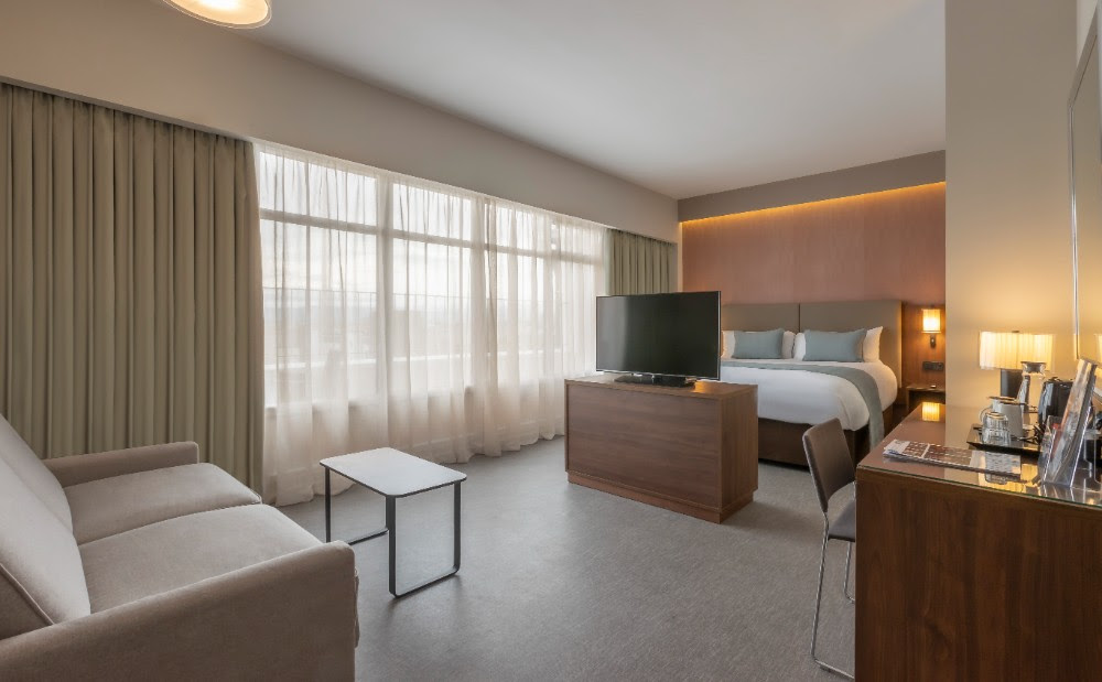 It now boasts a total of 404 fully refurbished rooms